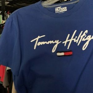 tommy hilfiger t shirt.